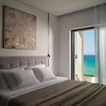 Nomia Villa, With Pool, Gym & Walk To The Beach, By Thinkvilla Vila