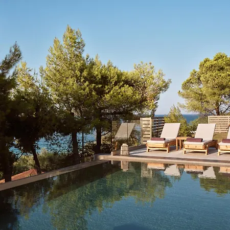 Nomia Villa, With Pool, Gym & Walk To The Beach, By Thinkvilla 别墅 *