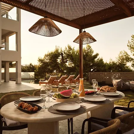 Villa Nomia Villa, With Pool, Gym & Walk To The Beach, By Thinkvilla