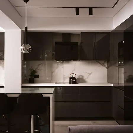 Nomia Villa, With Pool, Gym & Walk To The Beach, By Thinkvilla 别墅 *