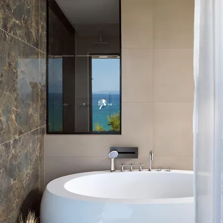 别墅 Nomia Villa, With Pool, Gym & Walk To The Beach, By Thinkvilla *