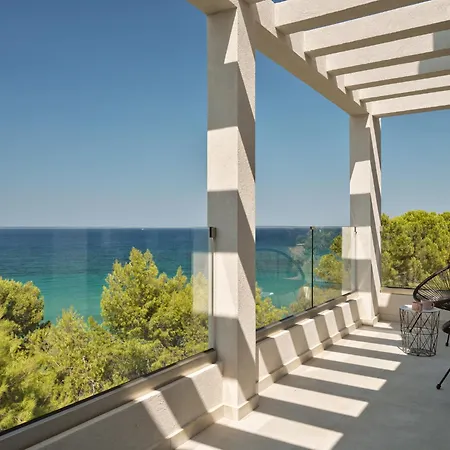 Nomia Villa, With Pool, Gym & Walk To The Beach, By Thinkvilla *