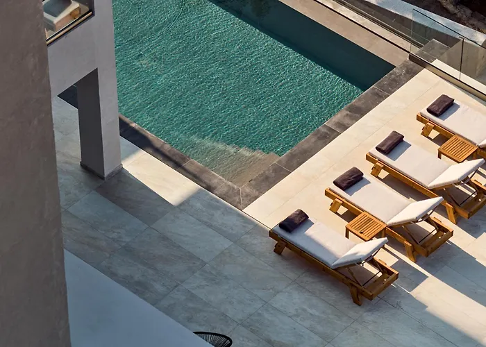 别墅 Nomia Villa, With Pool, Gym & Walk To The Beach, By Thinkvilla