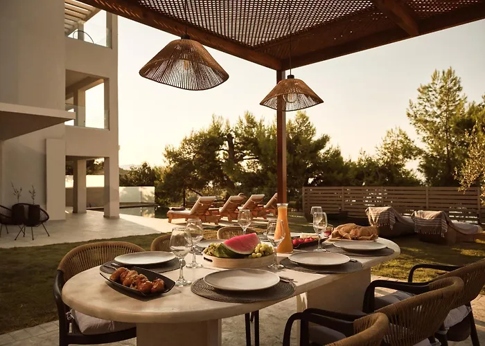 Villa Nomia Villa, With Pool, Gym & Walk To The Beach, By Thinkvilla