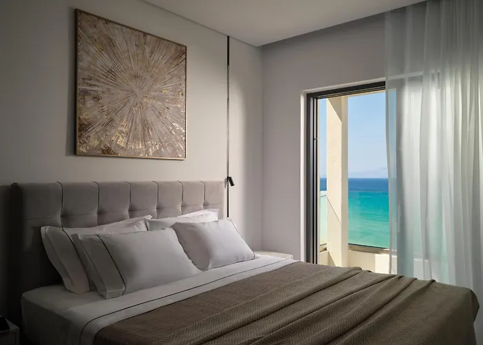 Nomia Villa, With Pool, Gym & Walk To The Beach, By Thinkvilla Villa