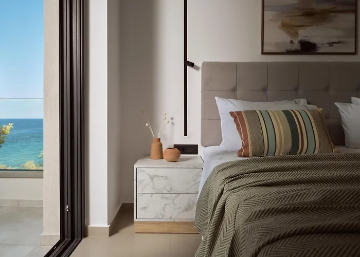 Nomia Villa, With Pool, Gym & Walk To The Beach, By Thinkvilla *