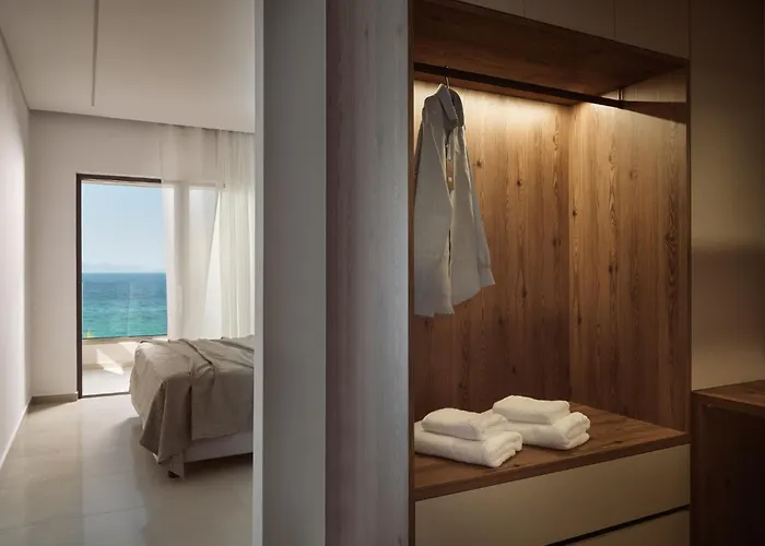 Nomia Villa, With Pool, Gym & Walk To The Beach, By Thinkvilla Villa *