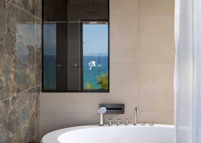 Villa Nomia Villa, With Pool, Gym & Walk To The Beach, By Thinkvilla *