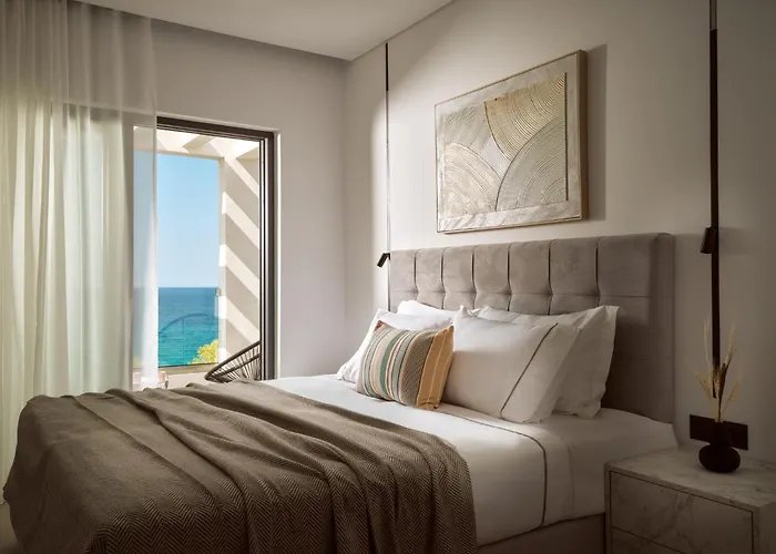Nomia Villa, With Pool, Gym & Walk To The Beach, By Thinkvilla