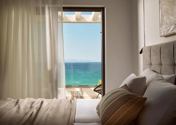 Nomia Villa, With Pool, Gym & Walk To The Beach, By Thinkvilla Villa *