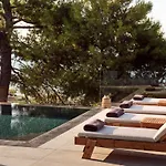Nomia Villa, With Pool, Gym & Walk To The Beach, By Thinkvilla Villa *