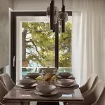 Nomia Villa, With Pool, Gym & Walk To The Beach, By Thinkvilla