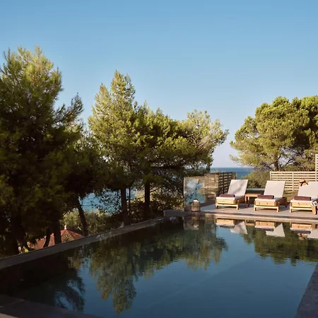 Nomia Villa, With Pool, Gym & Walk To The Beach, By Thinkvilla *